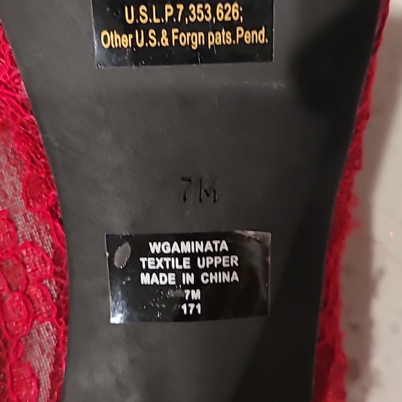 GUESS - Picture 3 of 5